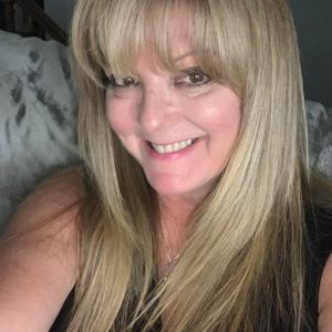 Meet your Posher, Debralee